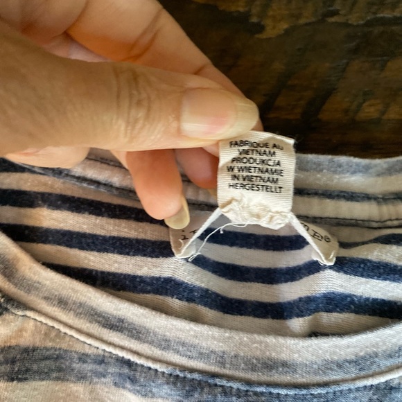 3/$15🥳 It it Were Me high-low short sleeve top - Picture 6 of 9